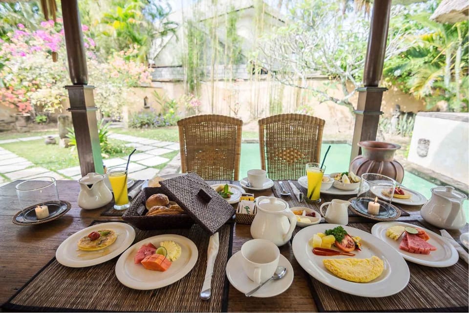 Patio, Day, Garden, Food and drinks, Dining area, Food, Text overlay, Garden view, Breakfast, Continental breakfast, Lunch, Dinner, Drinks