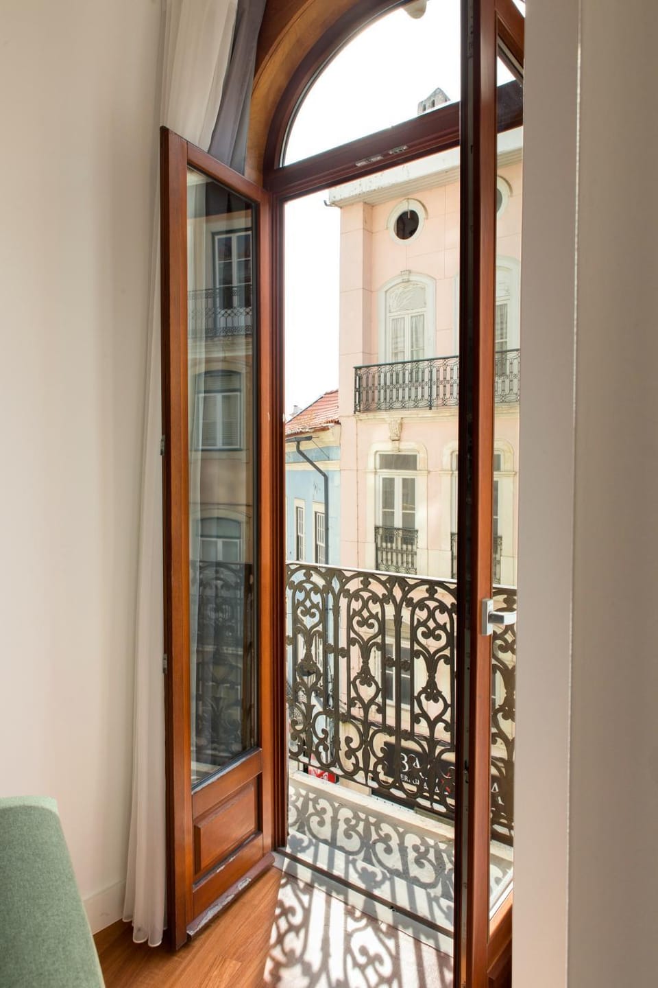Balcony/Terrace, City view, Landmark view, Street view, Quiet street view