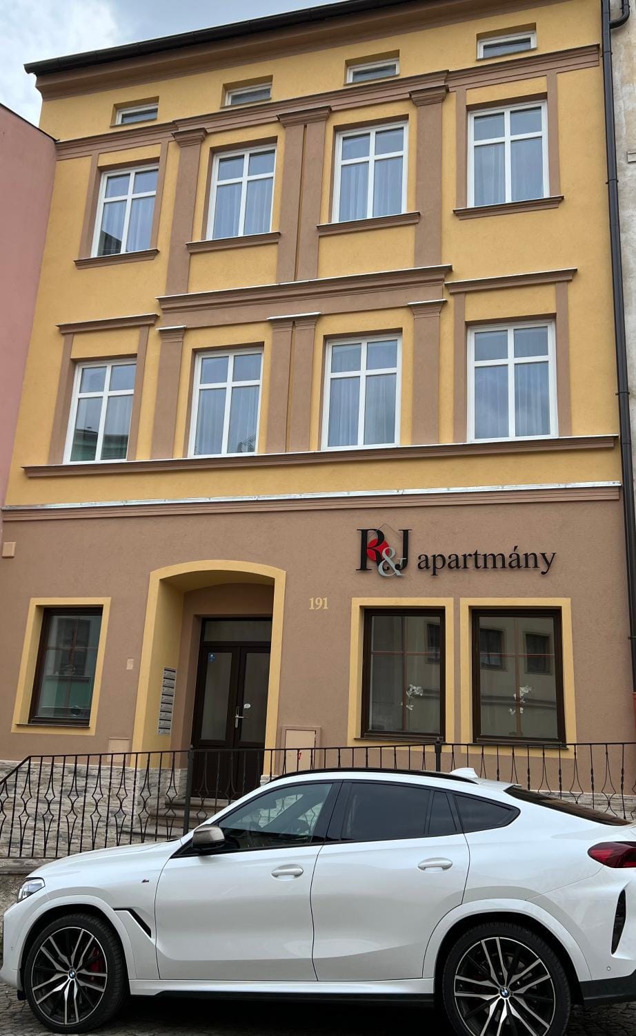 Property building, Facade/entrance