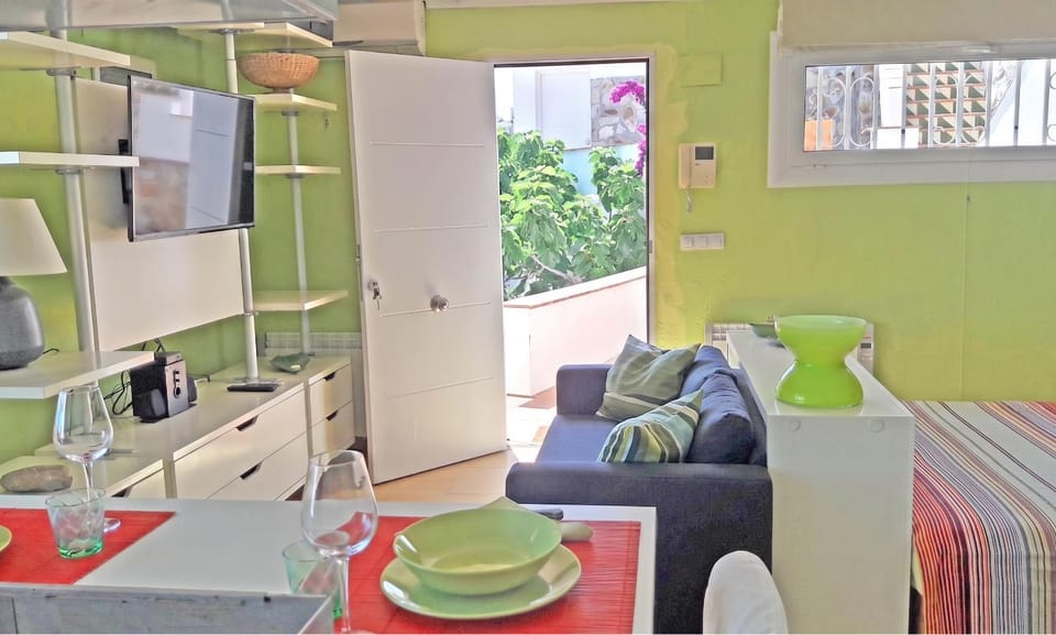 TV and multimedia, Living room, Dining area
