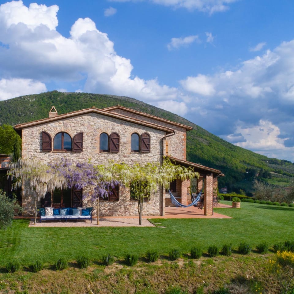 Property building, Patio, Garden, Balcony/Terrace