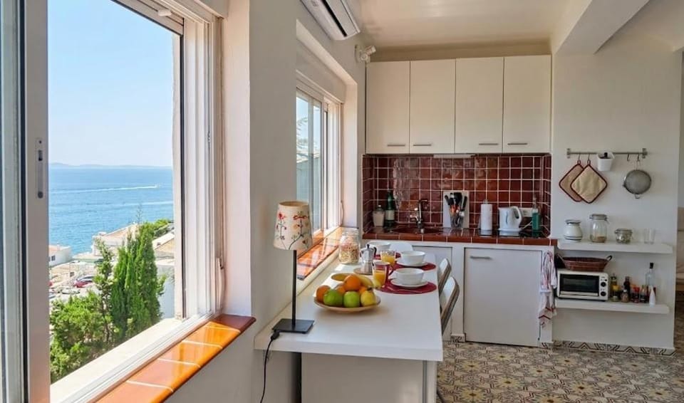 View (from property/room), Kitchen or kitchenette, Dining area