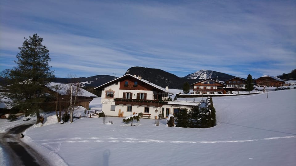 Facade/entrance, Winter