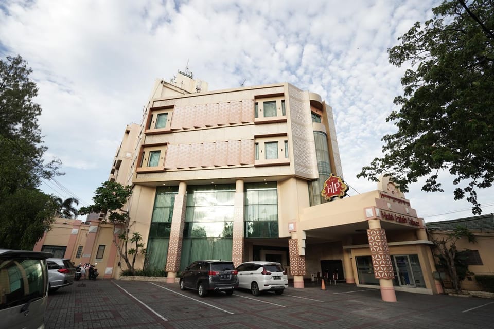 Property building, Day