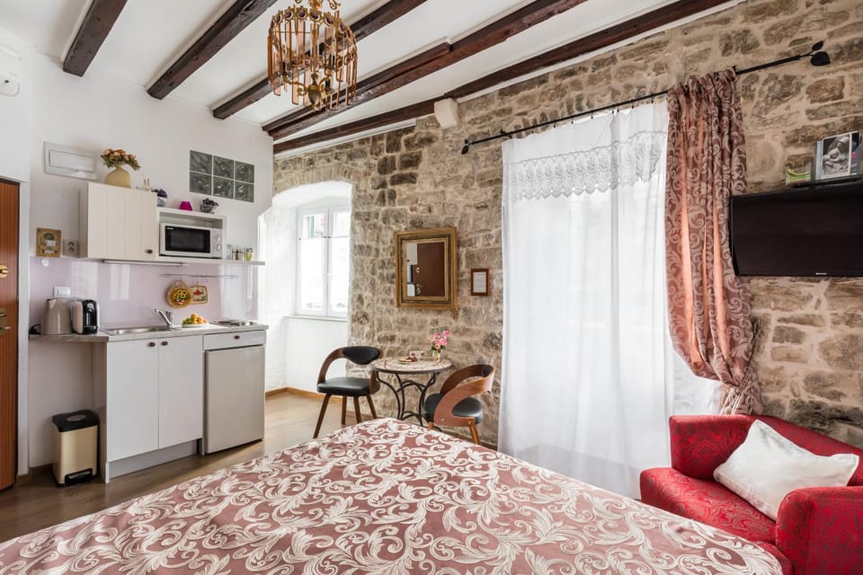 TV and multimedia, Kitchen or kitchenette, Bedroom