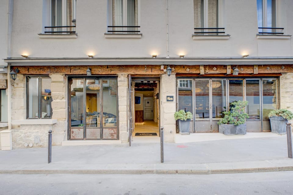 Property building, Facade/entrance