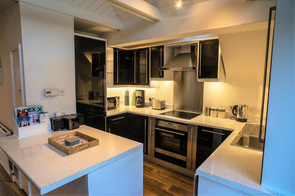 The Penthouse Canterbury - Cathedral View Apartment in Canterbury