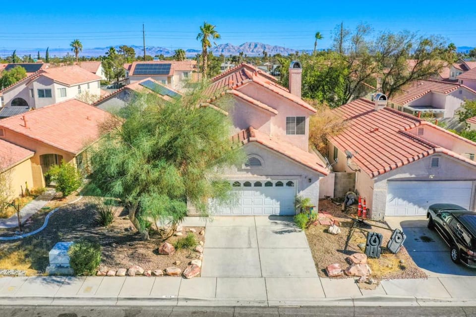 Red Rock Poolside Retreat Villa in Summerlin