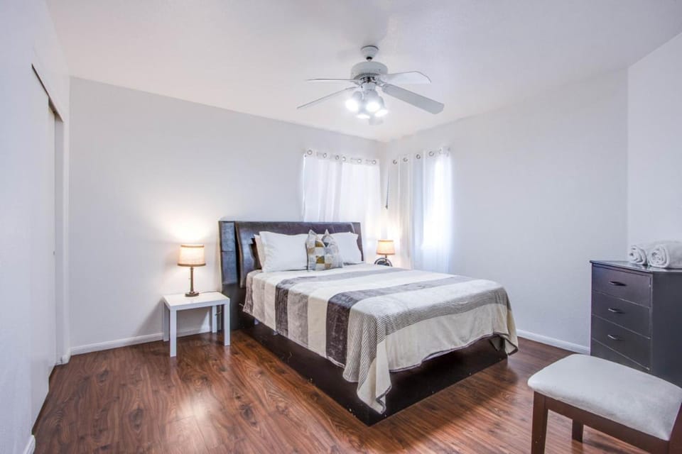 Red Rock Poolside Retreat Villa in Summerlin