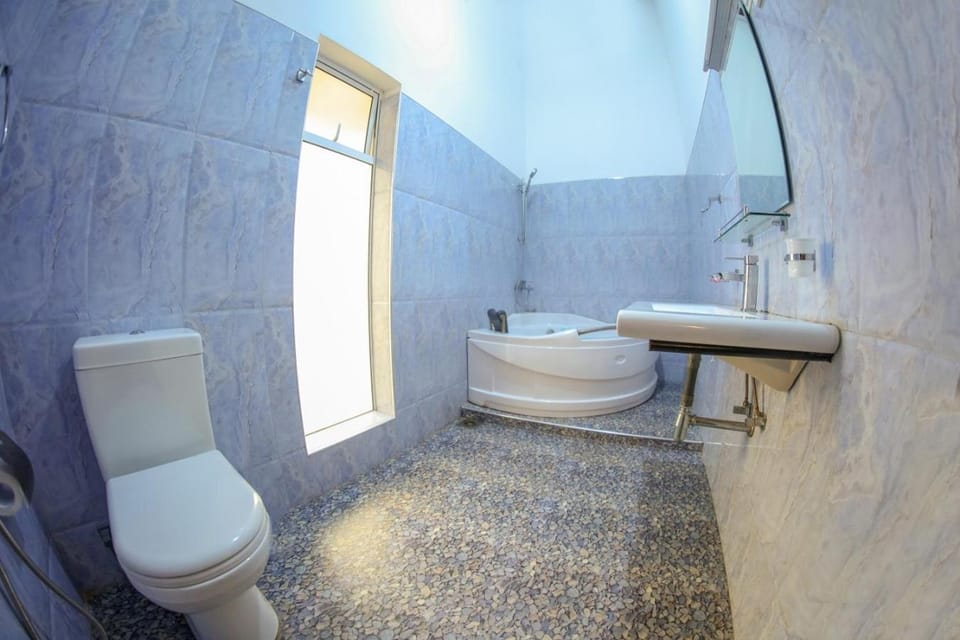 Shower, Toilet, Bathroom, Bath
