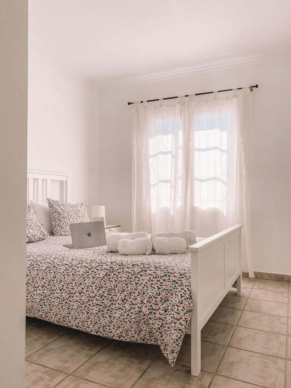 Bed, Bedroom, Garden view, Sea view