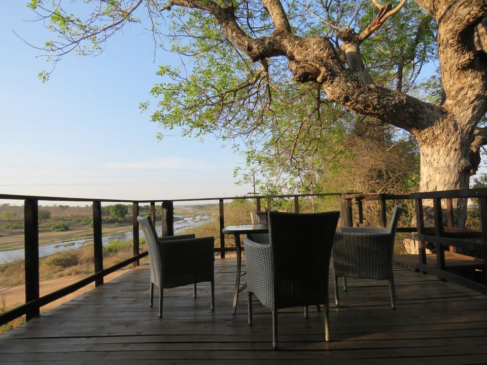 Balcony/Terrace, Landmark view, River view
