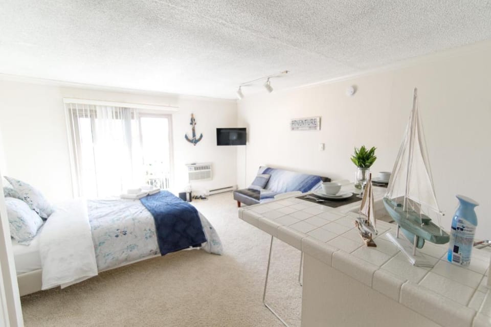 A Block Away To The Beach & Venice Apartment in Marina del Rey