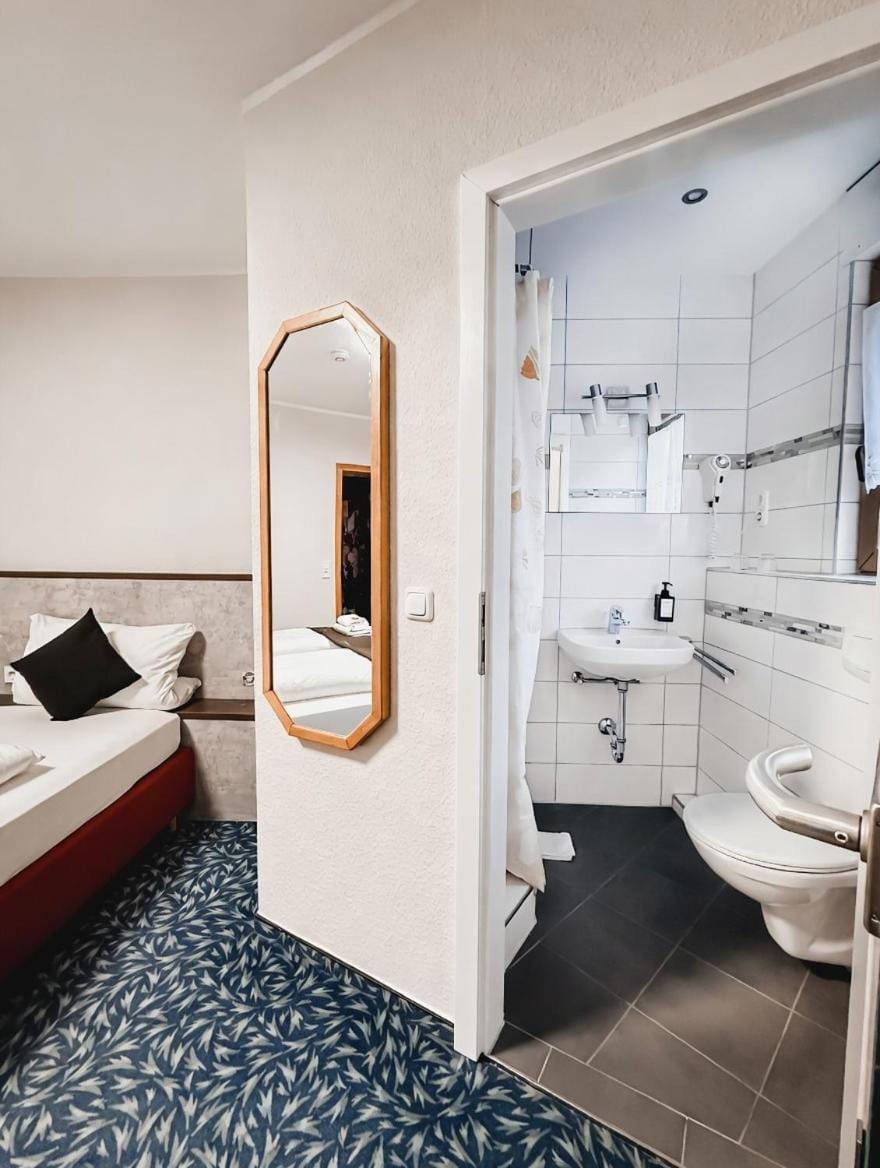 Shower, Toilet, Bed, Bathroom, Bedroom
