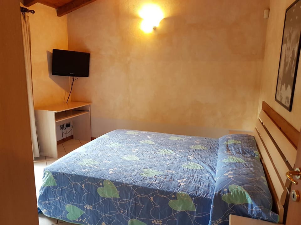 TV and multimedia, Photo of the whole room