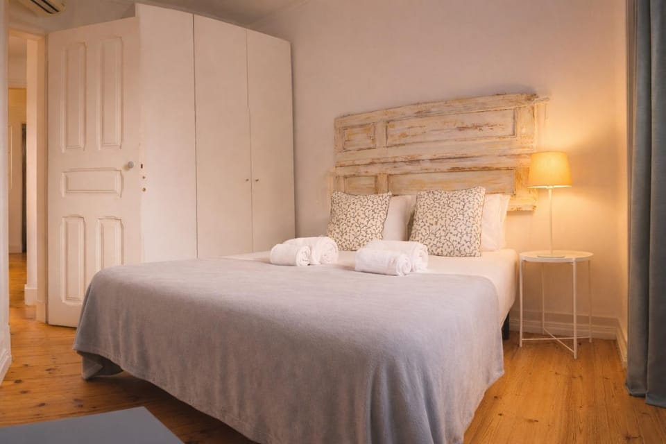 Bed, Photo of the whole room, Bedroom, towels, wardrobe