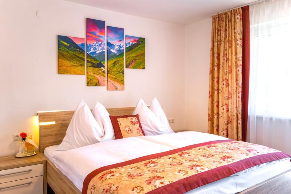 Bed, Decorative detail, Decorative detail, Bedroom