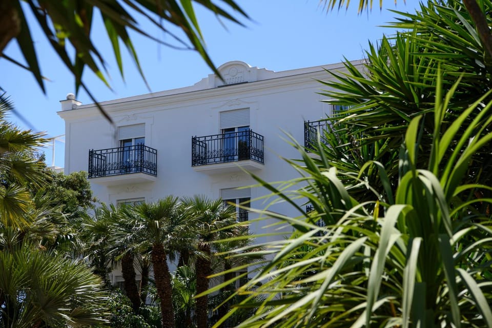 Property building, Garden