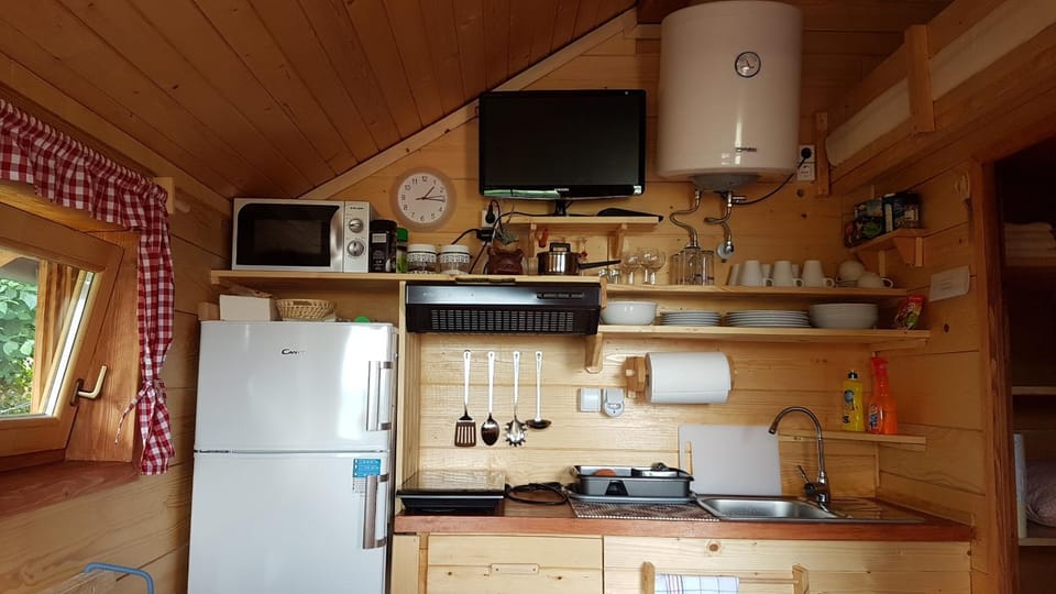 TV and multimedia, Coffee/tea facilities, Kitchen or kitchenette, On site