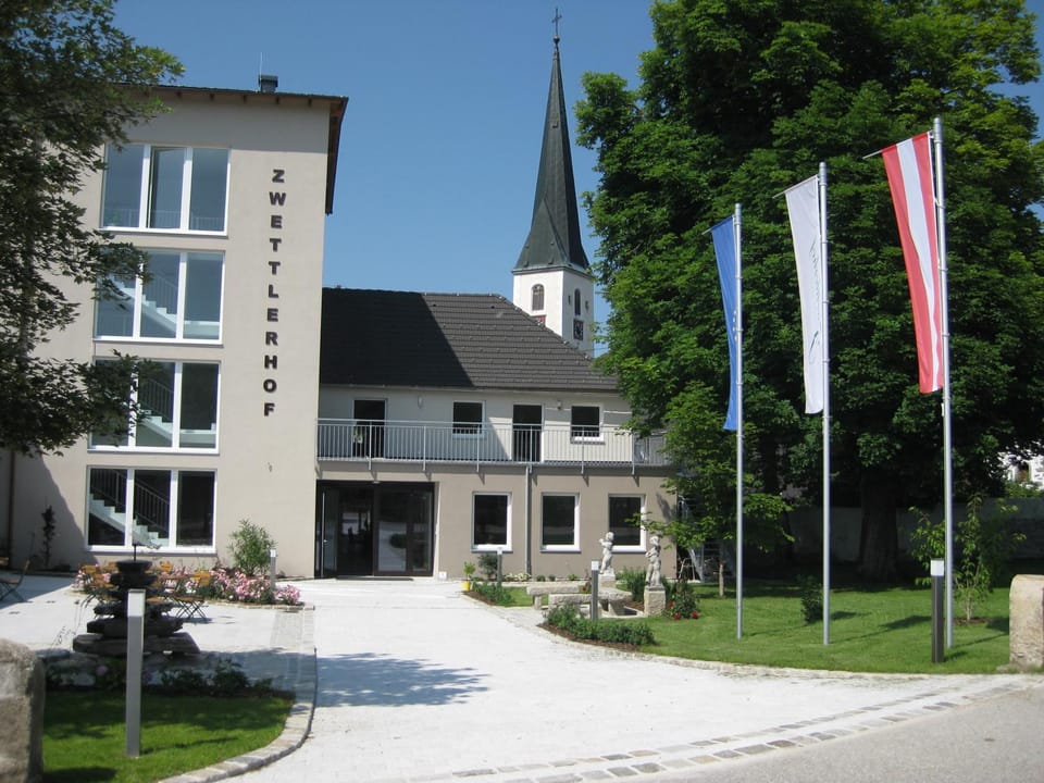 Property building, Facade/entrance