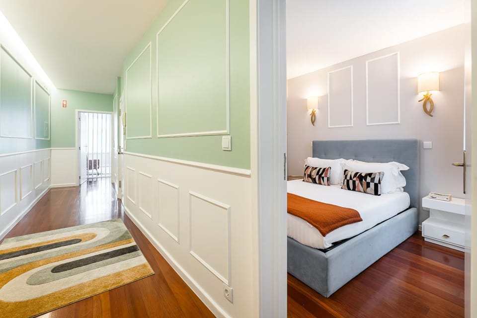 Seating area, Bedroom