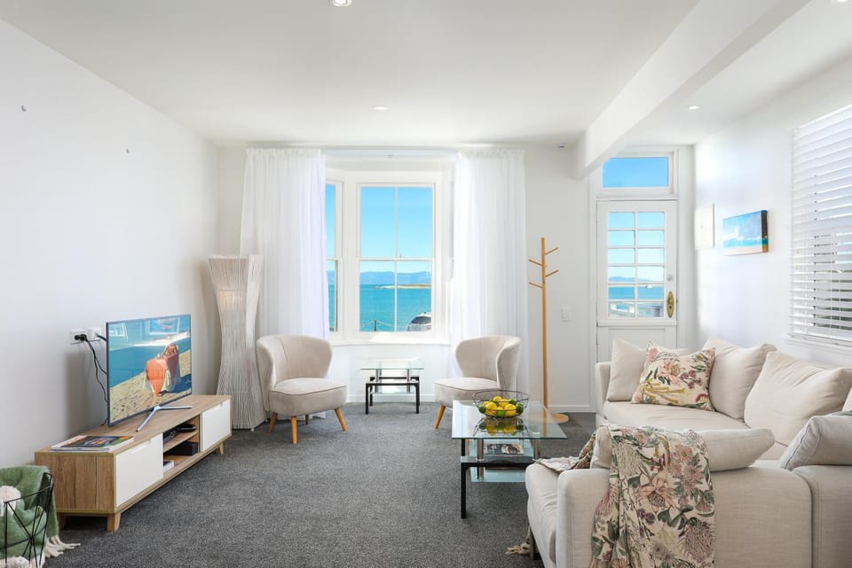 Living room, Sea view