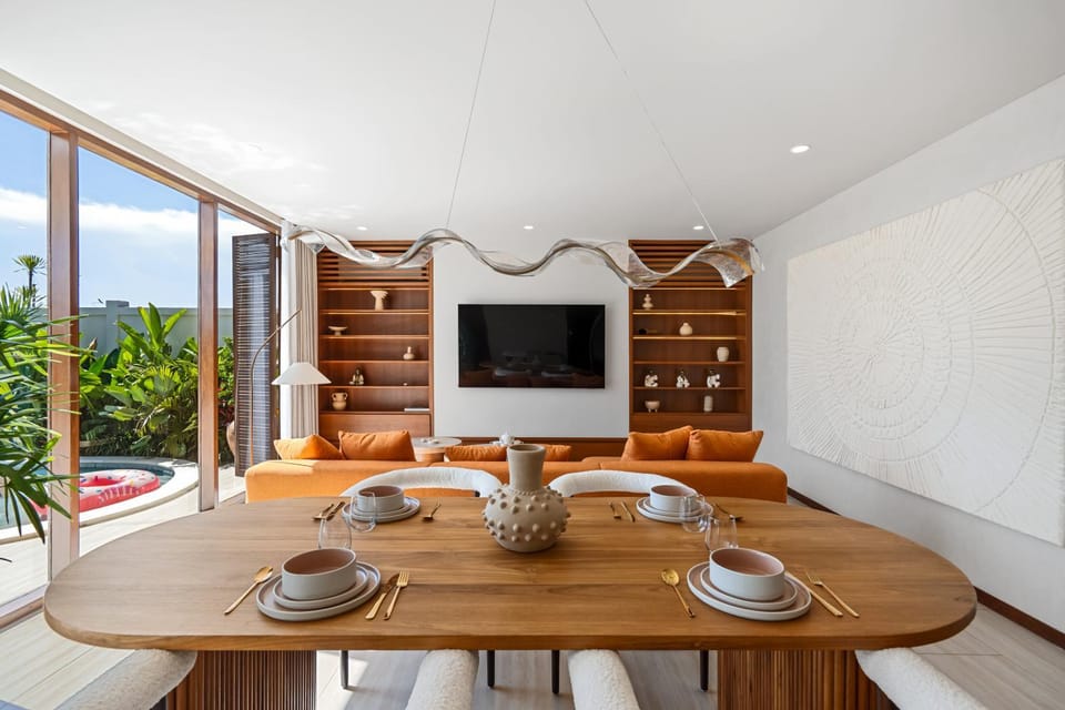 Communal lounge/ TV room, TV and multimedia, Living room, Seating area, Dining area