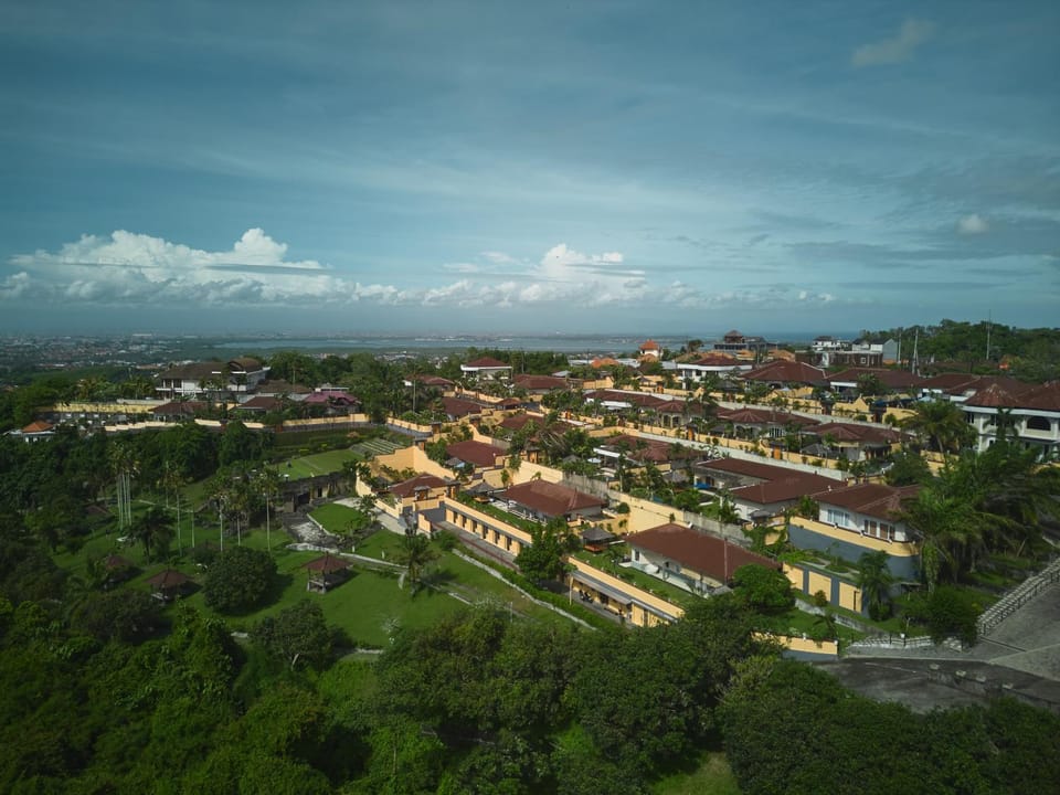 Property building, Day, Neighbourhood, Natural landscape, Bird's eye view, City view, City view, Garden view, Mountain view, Mountain view, Pool view, Sea view, Sea view, Inner courtyard view