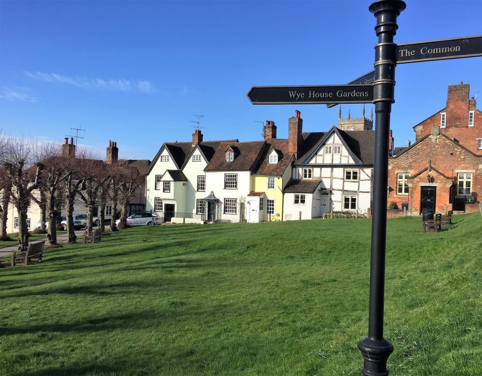 Nearby landmark, Neighbourhood