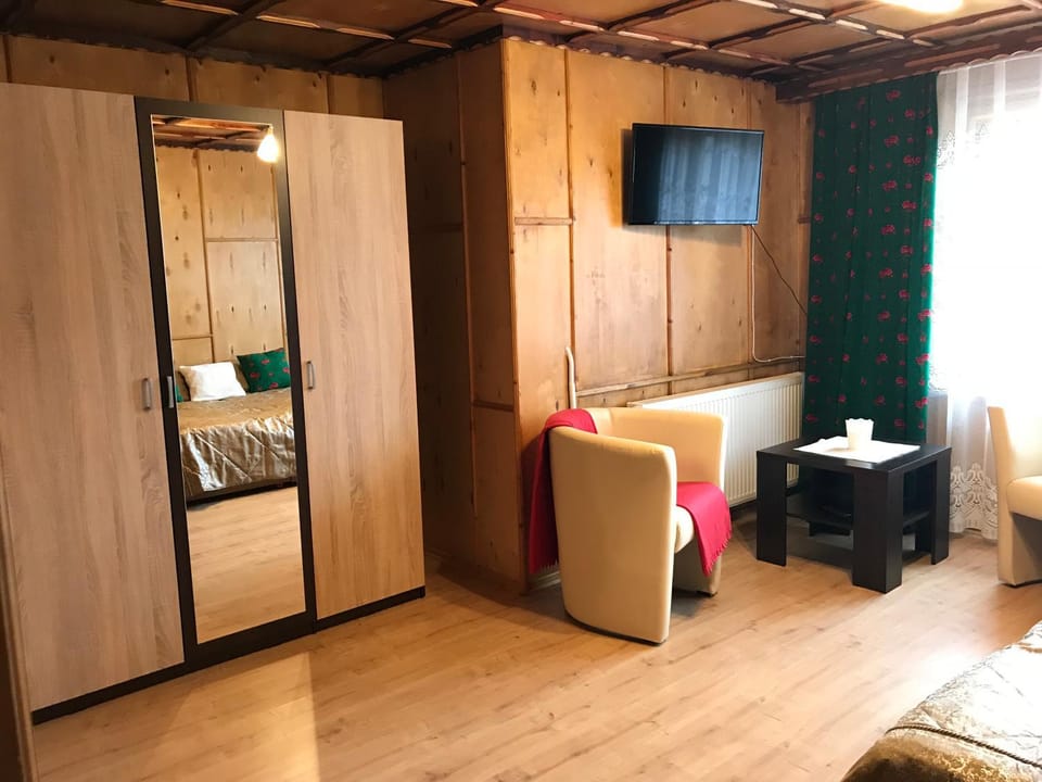TV and multimedia, Seating area