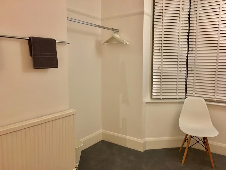 Highfield University House By Your Stay Solutions Short Lets & Serviced Accommodation Southampton With Garden House in Southampton