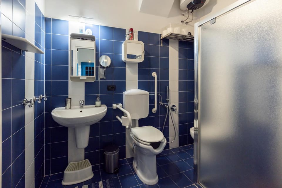 Toilet, Bathroom