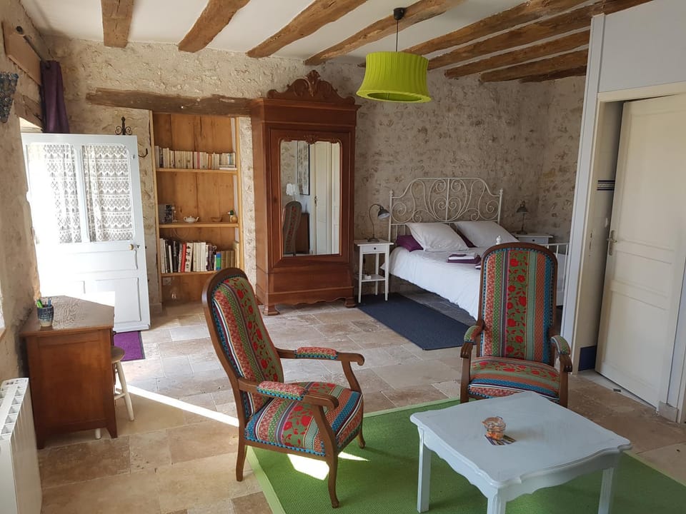 Photo of the whole room