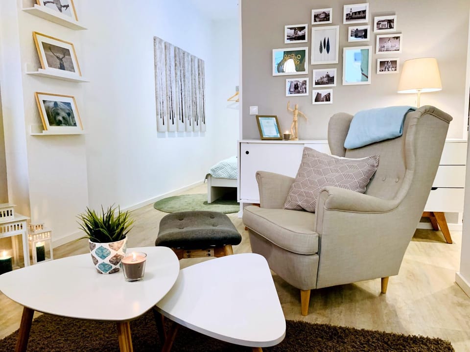Living room, Seating area
