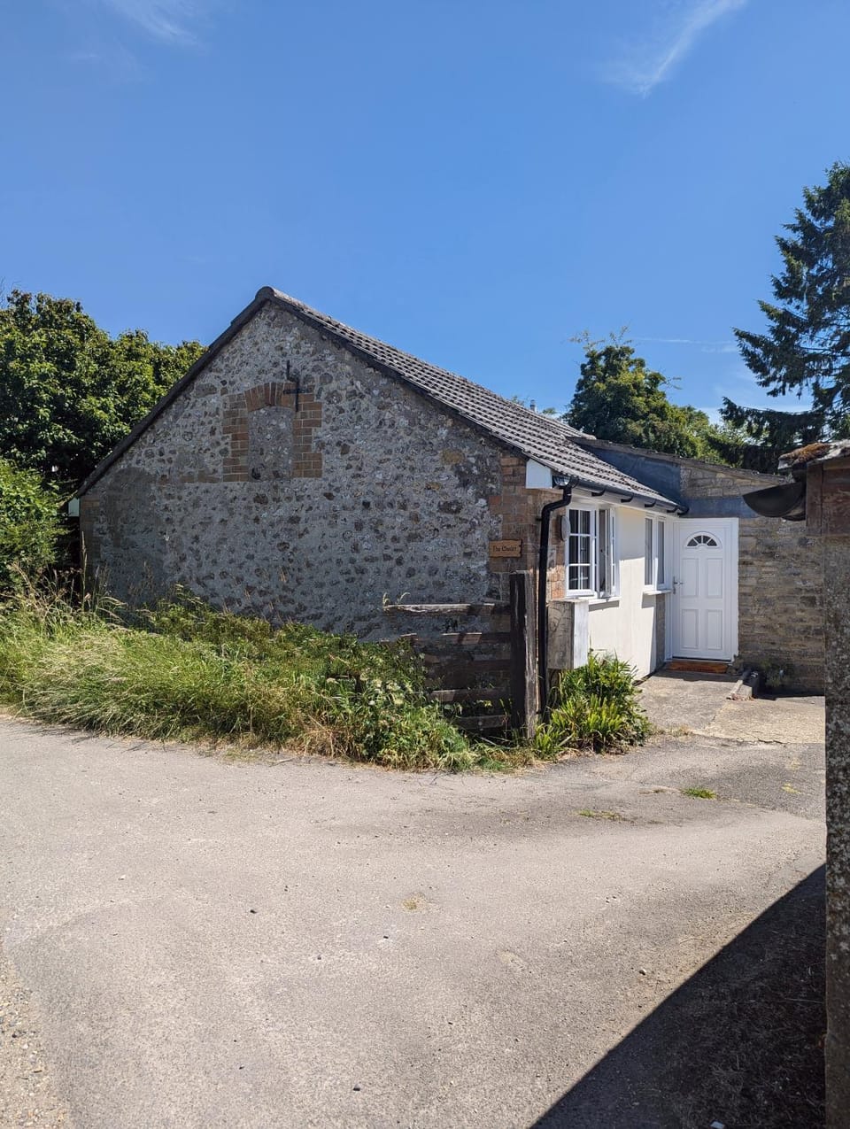 Burnside Chalet House in West Dorset District