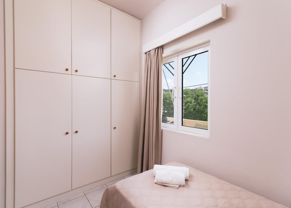 Bedroom, wardrobe