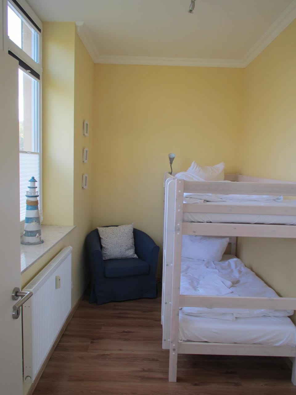 Bedroom, bunk bed