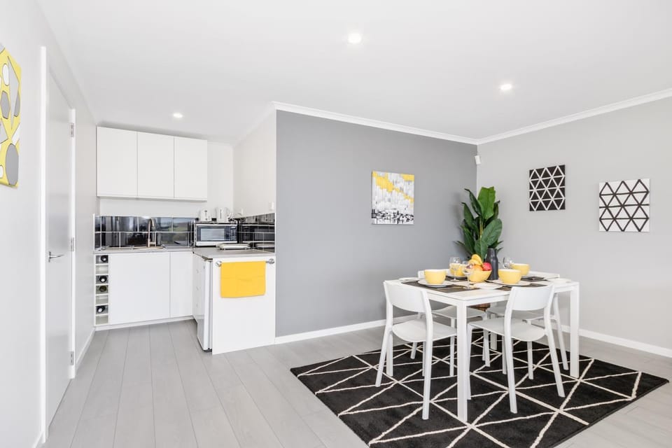 Coffee/tea facilities, Kitchen or kitchenette, Dining area