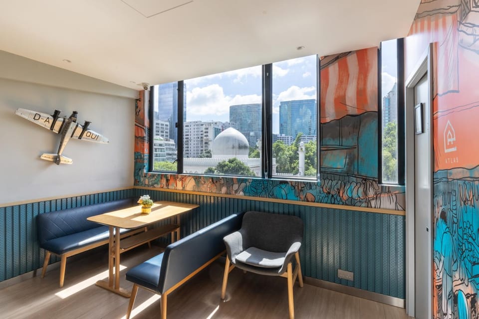 Communal lounge/ TV room, View (from property/room), Dining area, City view