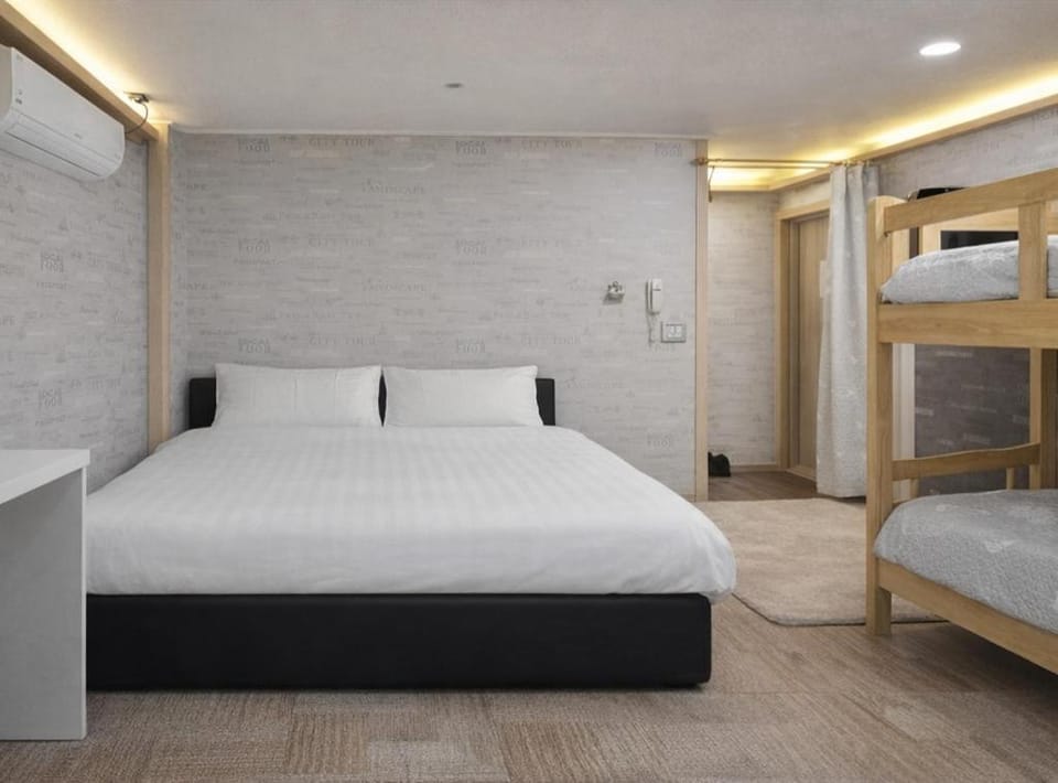 Bed, Bedroom, bunk bed