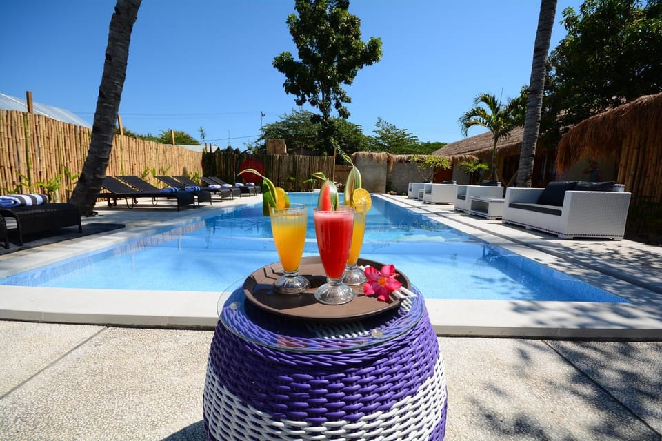 Swimming pool, Swimming pool, Drinks