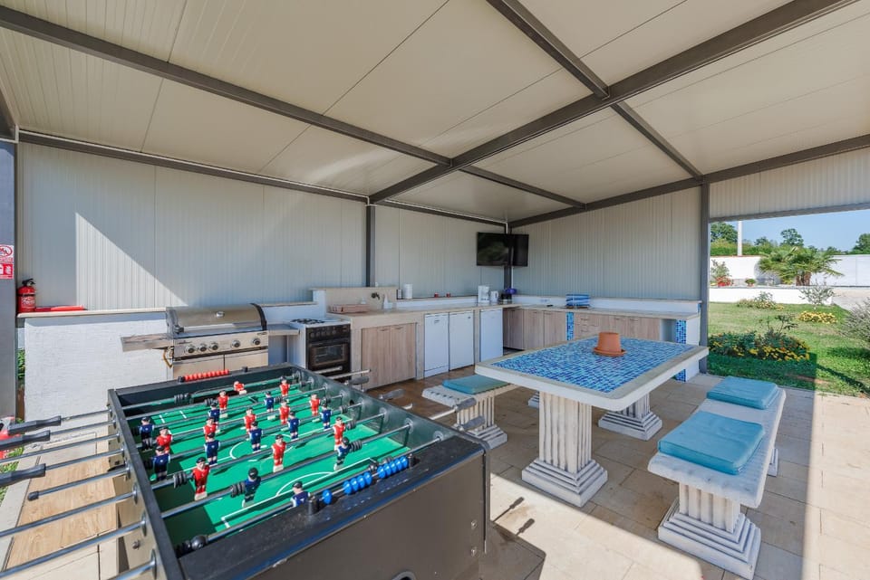 BBQ facilities, Entertainment