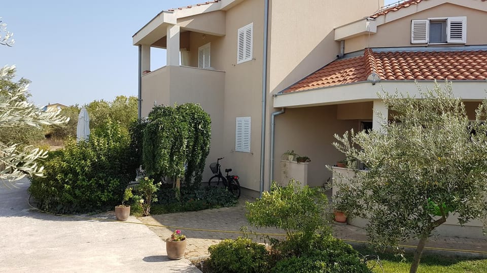Apartmani Vila Karla, Dobropoljana, otok Pašman Apartment in Šibenik-Knin County, Croatia