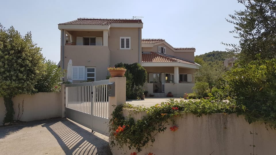 Apartmani Vila Karla, Dobropoljana, otok Pašman Apartment in Šibenik-Knin County, Croatia