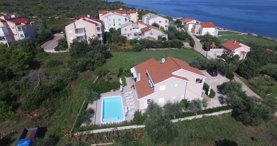 Apartmani Vila Karla, Dobropoljana, otok Pašman Apartment in Šibenik-Knin County, Croatia