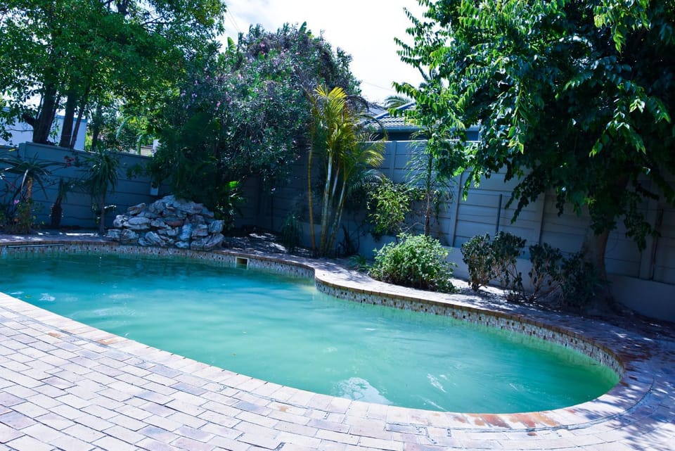 Swimming pool, Swimming pool