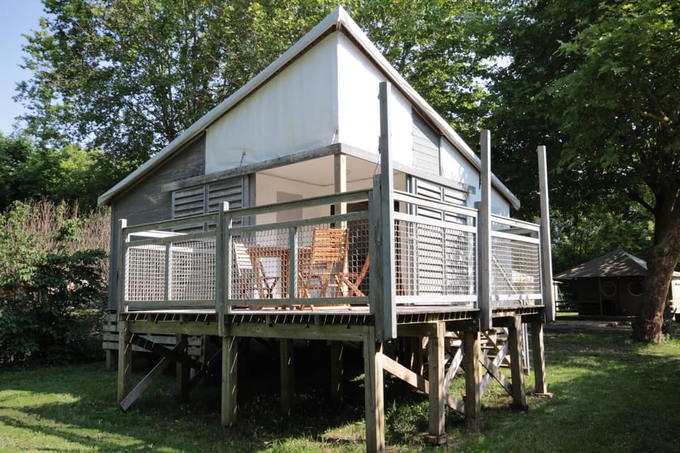 Patio, Location