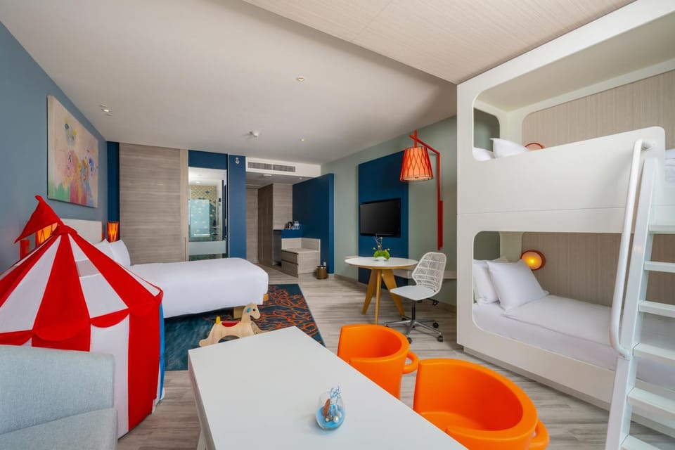 Bed, TV and multimedia, Living room, Photo of the whole room, Bedroom, bunk bed