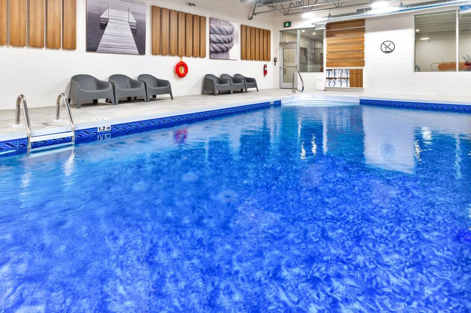 Swimming pool, Swimming pool
