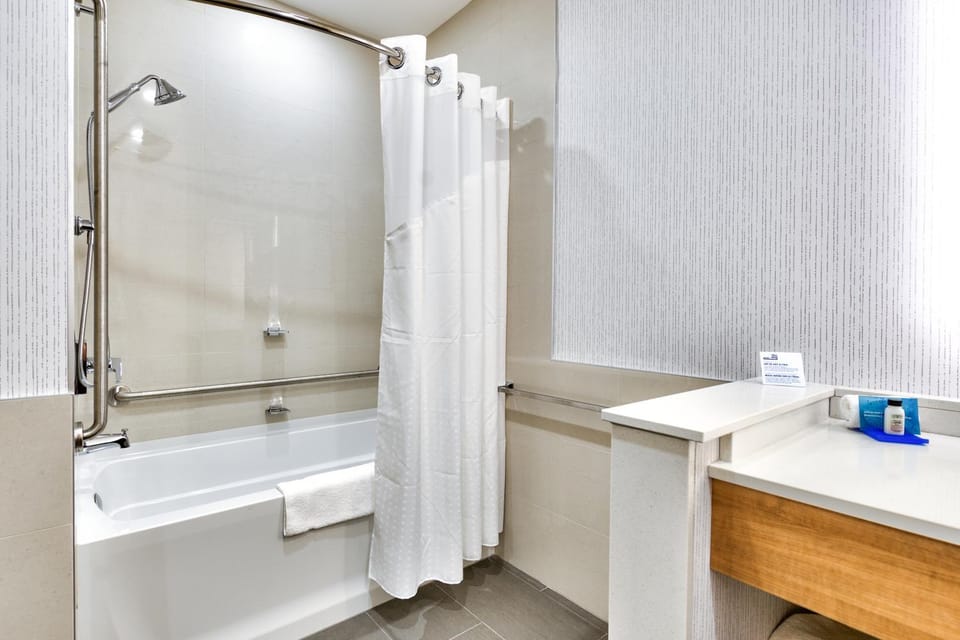 Bathroom, Bath